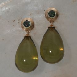 Groene barnsteen oorhangers