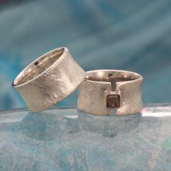Ringen met ruwe diamant