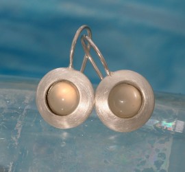 Maansteen oorhangers