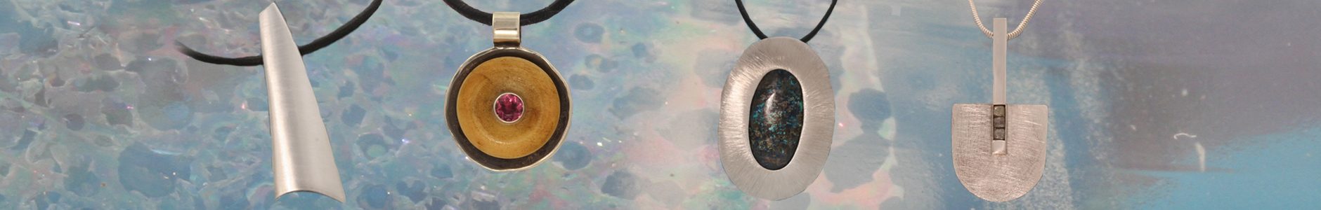 Deze sieraden zijn uit de collectie te bestellen.