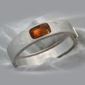 Barnsteen armband