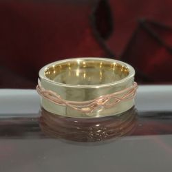 Geel en roodgouden wikkelring