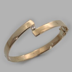 Geelgouden armband met briljant