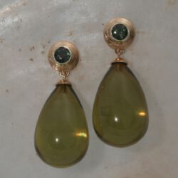 Groene barnsteen oorhangers