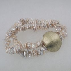 Parelarmband met geelgouden slot