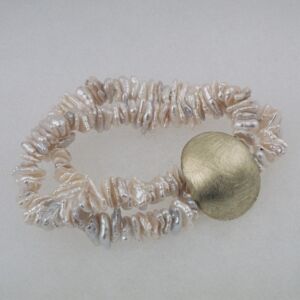 Parelarmband met geelgouden slot