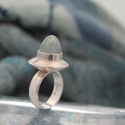Zilveren ring met prehniet
