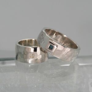 Witte en blauwe princess ringen