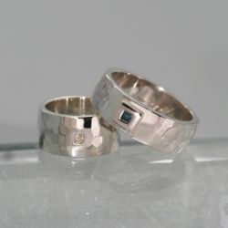 Witte en blauwe princess ringen