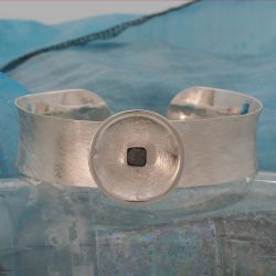 Armband met ruwe diamant