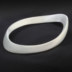 Uit de serie stroming, de massieve zilveren armband "Getijden" Getijden