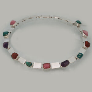 Edelstenen collier