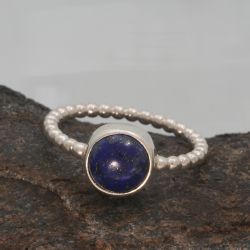 Zilveren parelring met lapis lazuli