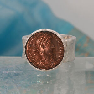 Zilveren ring met een Romeinse munt