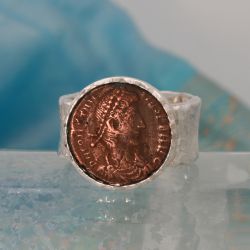 Zilveren ring met een Romeinse munt