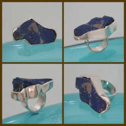 Zilveren ring met ongeslepen lapis lazuli. De ring is 4,2 cm breed. Prijs: €300,- Zilveren ring met ongeslepen lapis lazuli