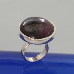 Een glanzende ring met siguliet