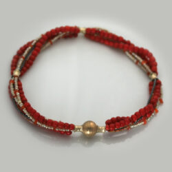 Collier met bloedkoraal, carneool, parels en hematiet
