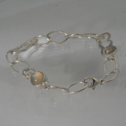Zilveren armband met maansteen.
