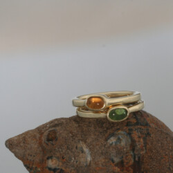 Geelgouden stapelringen met citrien en groene toermalijn