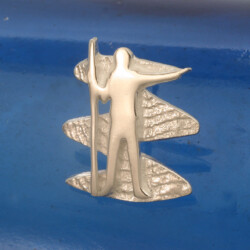 Zilveren reverspeld gemaakt voor Wadloopcentrum Fryslân.